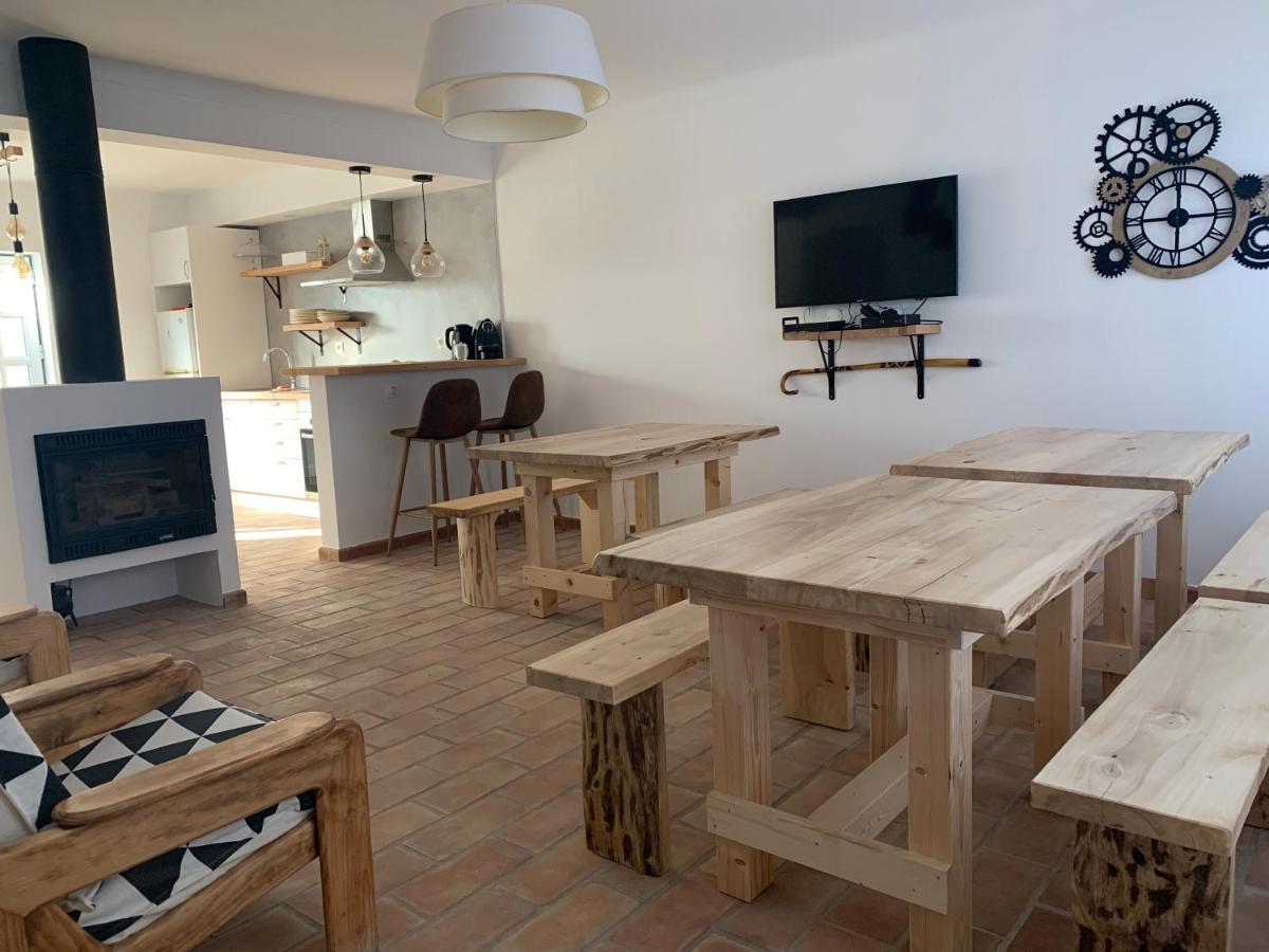 Almograve Beach Hostel ภายนอก รูปภาพ