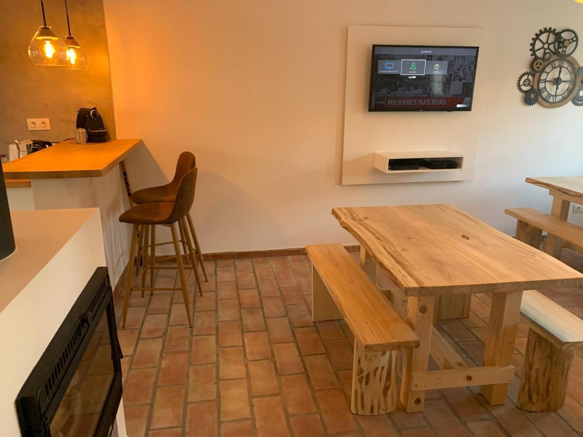Almograve Beach Hostel ภายนอก รูปภาพ