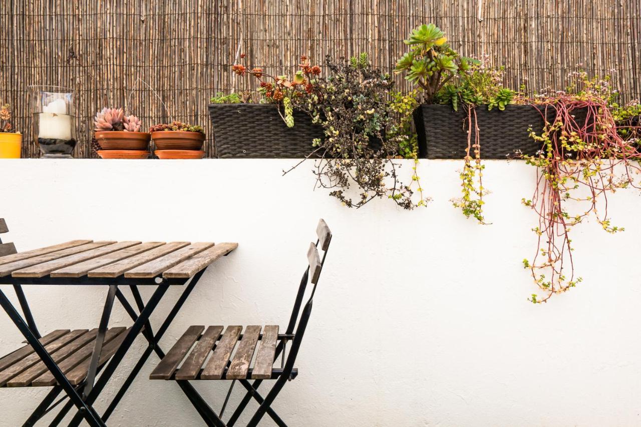 Almograve Beach Hostel ภายนอก รูปภาพ